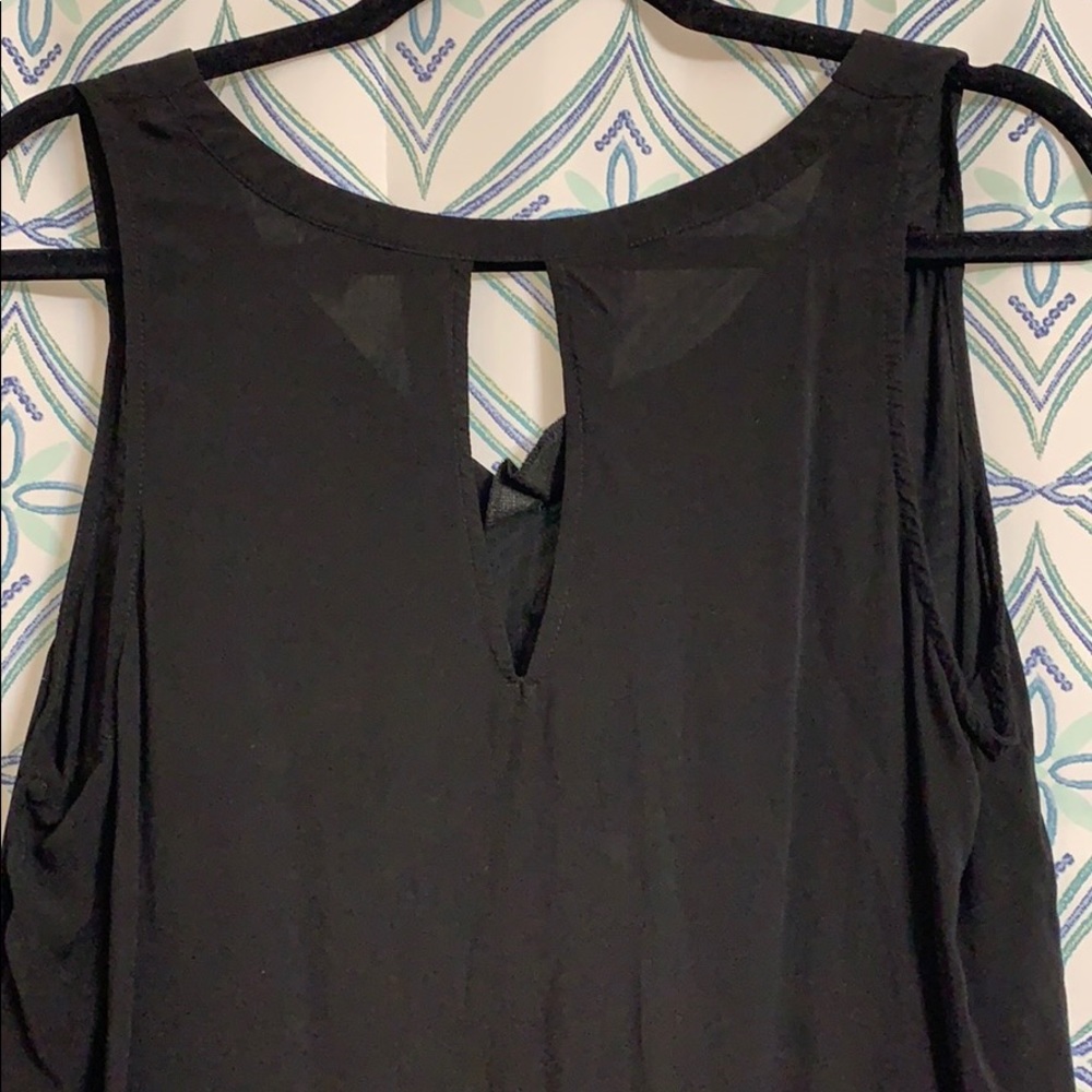 Simple black tank/blouse - Picture 3 of 4